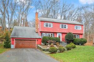 1 Rippling Brook Lane