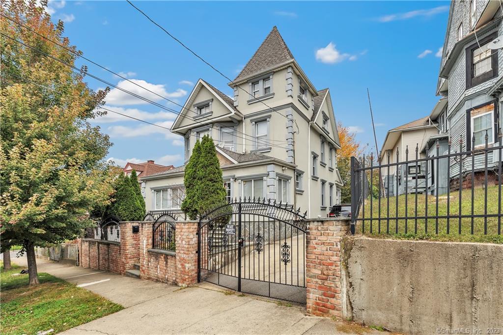 Homes for sale in Bridgeport, CT | 164 Coleman St, Bridgeport, CT 06604 | MLS# 170612862