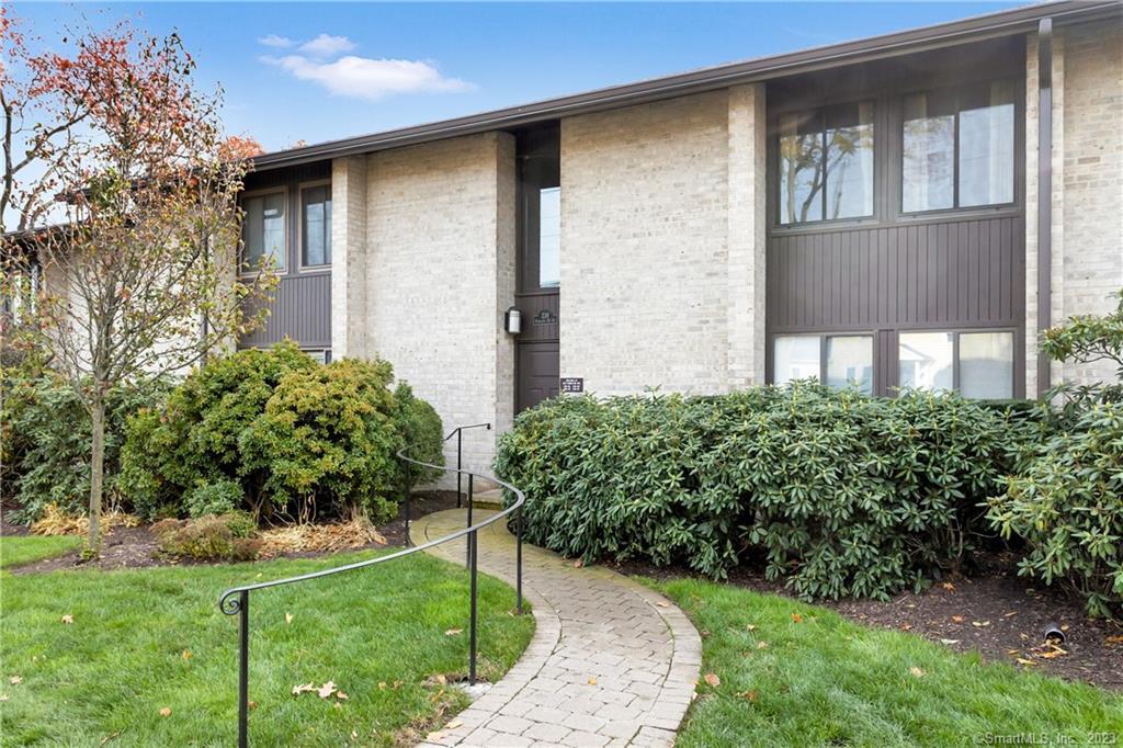 239 Hamilton Avenue, Unit 8 — exterior photo