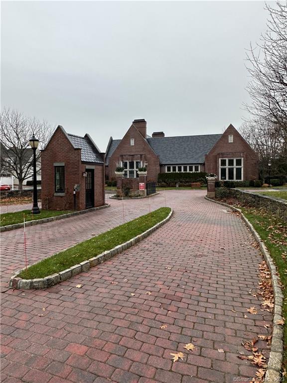 77 Havemeyer Lane, Unit 304 — exterior photo