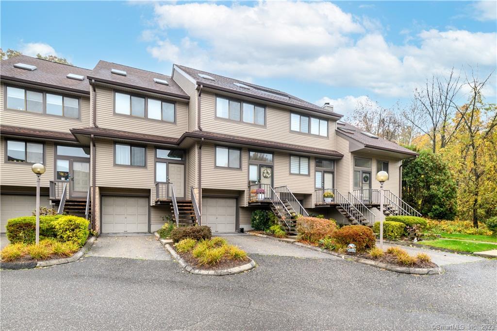 2539 Bedford Street, Unit 38S — exterior photo
