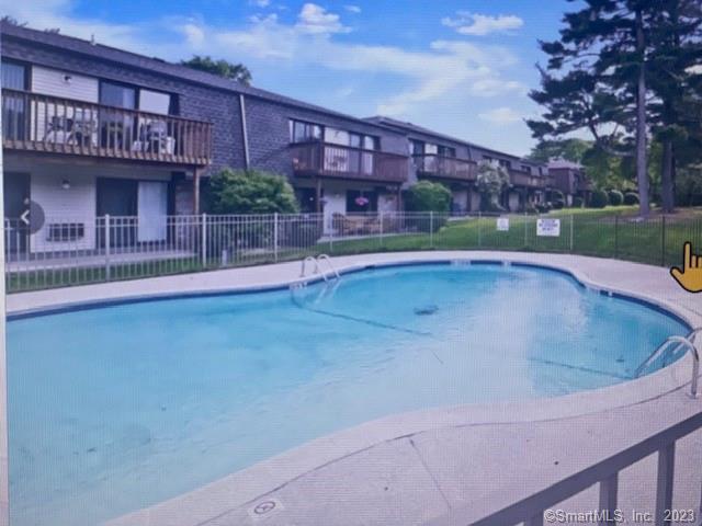 255 Strawberry Hill Avenue, Unit B12 — exterior photo