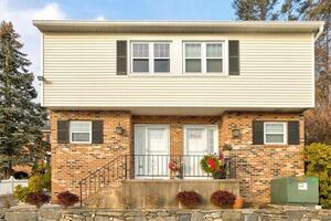 19 Colonial Road, Unit 12