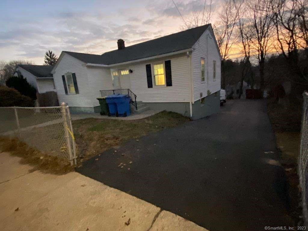 nice vacant home ready for new fam. with fence in front & sides ,good sizes rooms ,hardwood floors ,new paint ,new roof ,new kitchen with granite countertops ,close to shopping ,1 car garage ,new big driveway