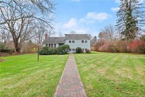 34 Jesse Lee (aka Manor Lane) Drive