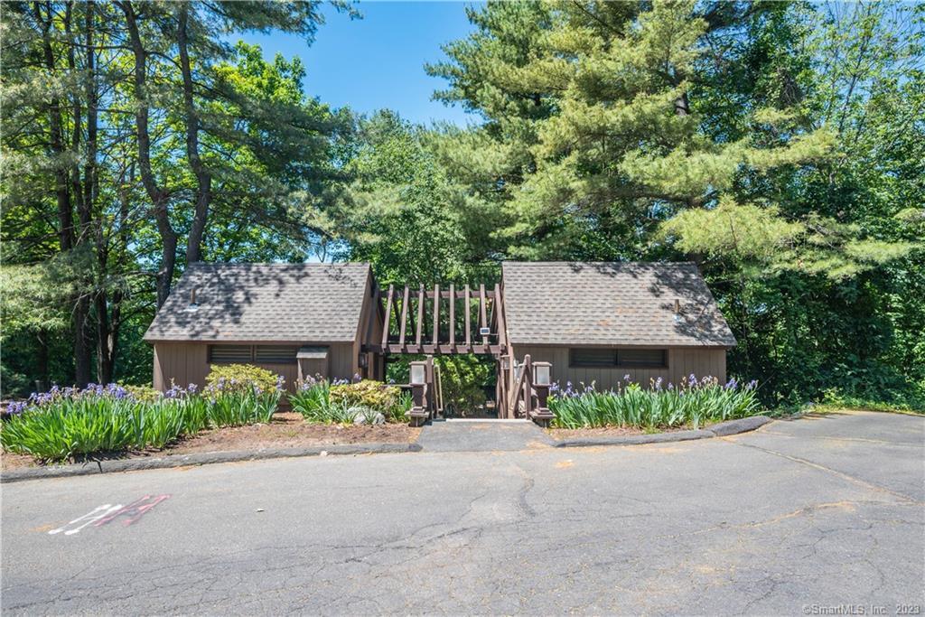Farmington Woods Realty