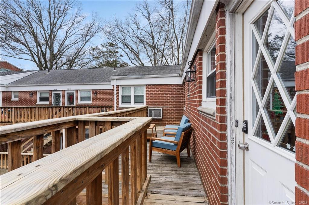 32 Courtland Avenue, Unit 4 — exterior photo