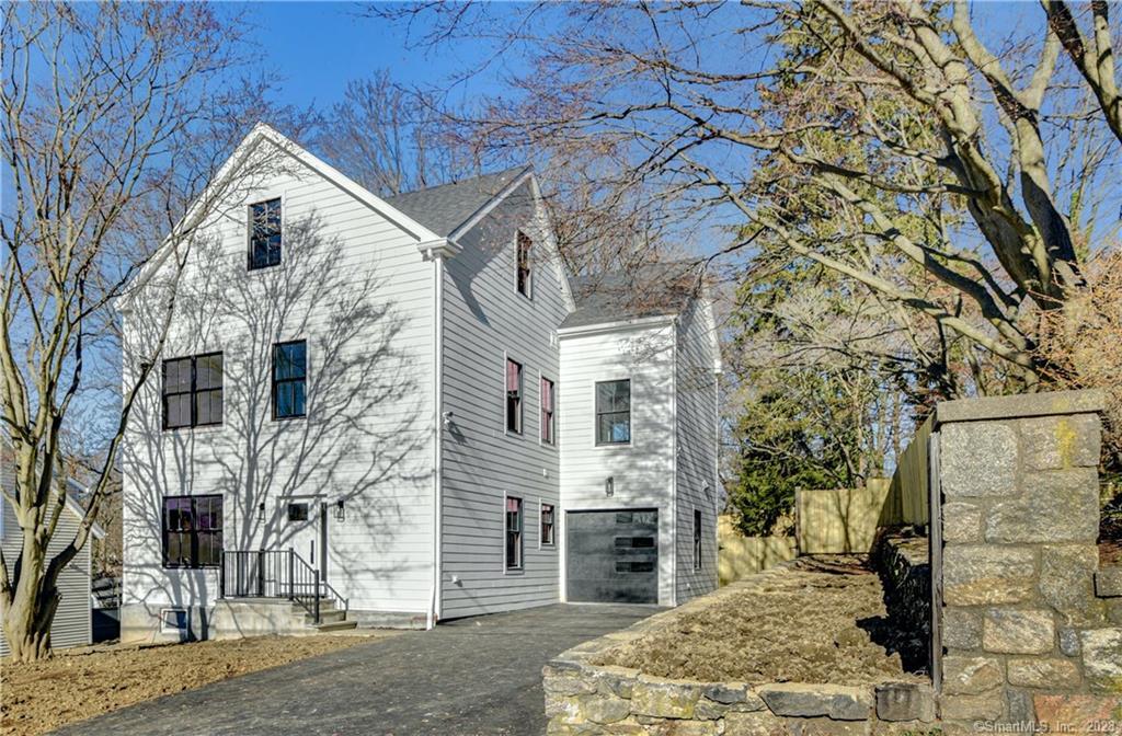 12 Henry Street — exterior photo