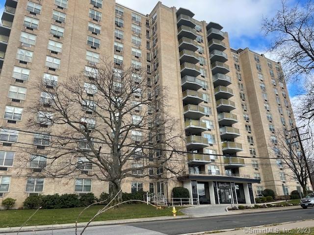 1 Strawberry Hill Court, Unit 5D — exterior photo