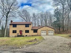 60 Taunton Lake Road