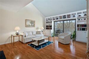 118 Rowayton Woods Drive