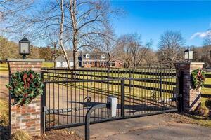 Homes for sale in Cheshire, CT | 630 Cook Hill Rd, Cheshire, CT 06410 | MLS# 170617954