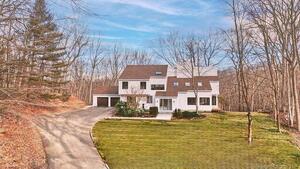 27 Walker Lane