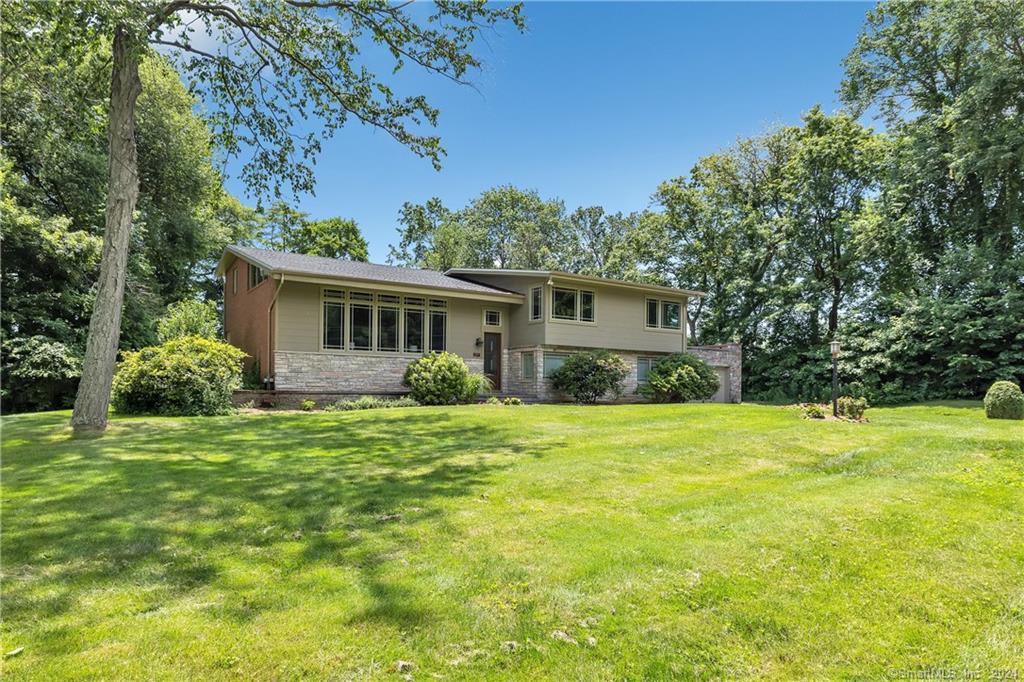 239 Old Farm Road — exterior photo