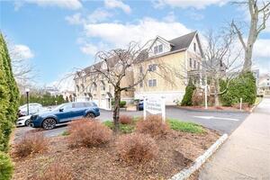 16 Hillside Place, Unit I4