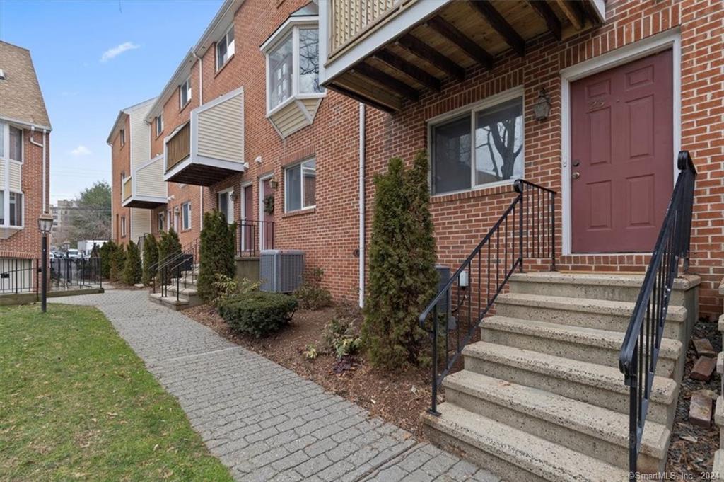 101 Grove Street, Unit 23 — exterior photo