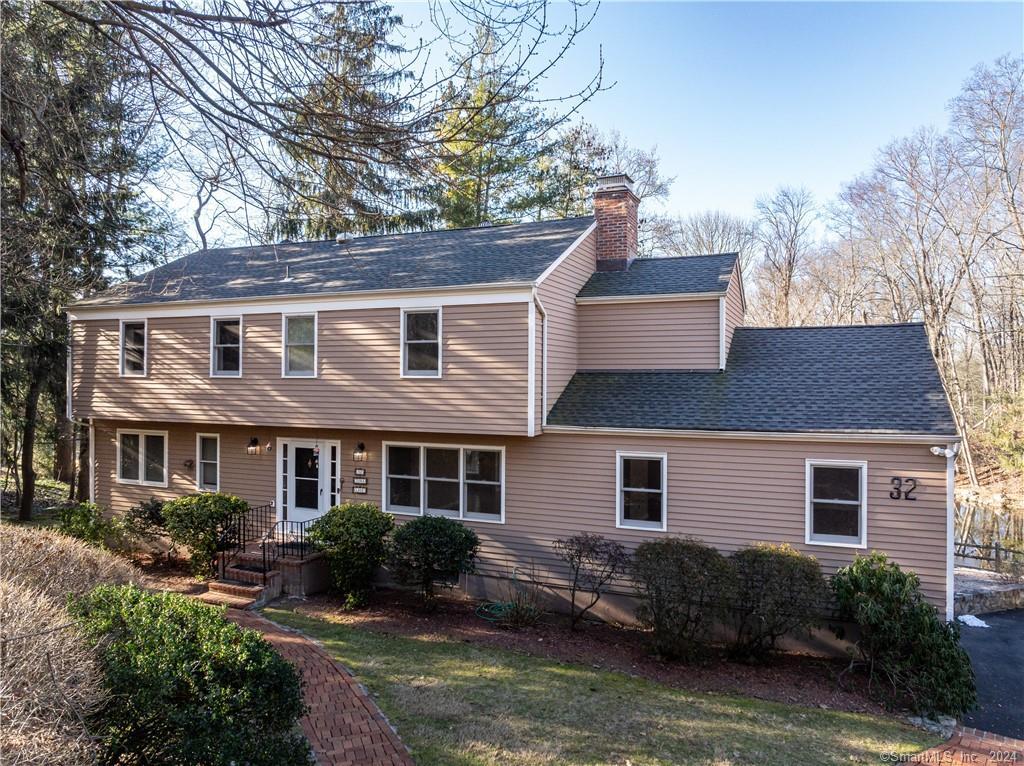 32 Zora Lane — exterior photo