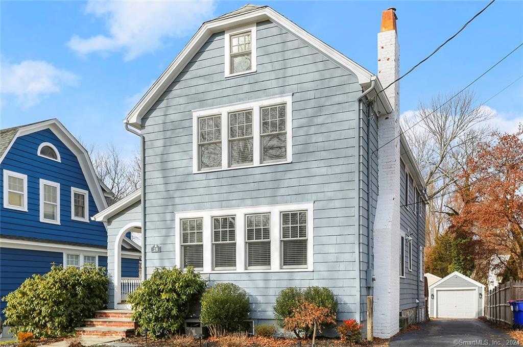 28 Newman Place, Fairfield, (Stratfield), CT, 06825 MLS 170619428 William Raveis