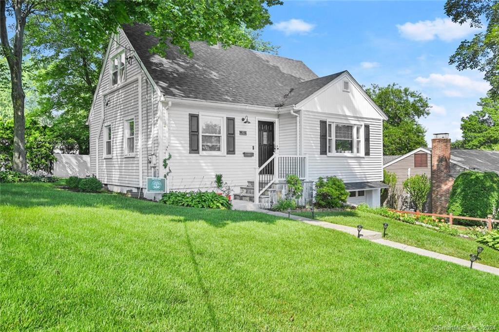 95 Middlebrooks Avenue — exterior photo