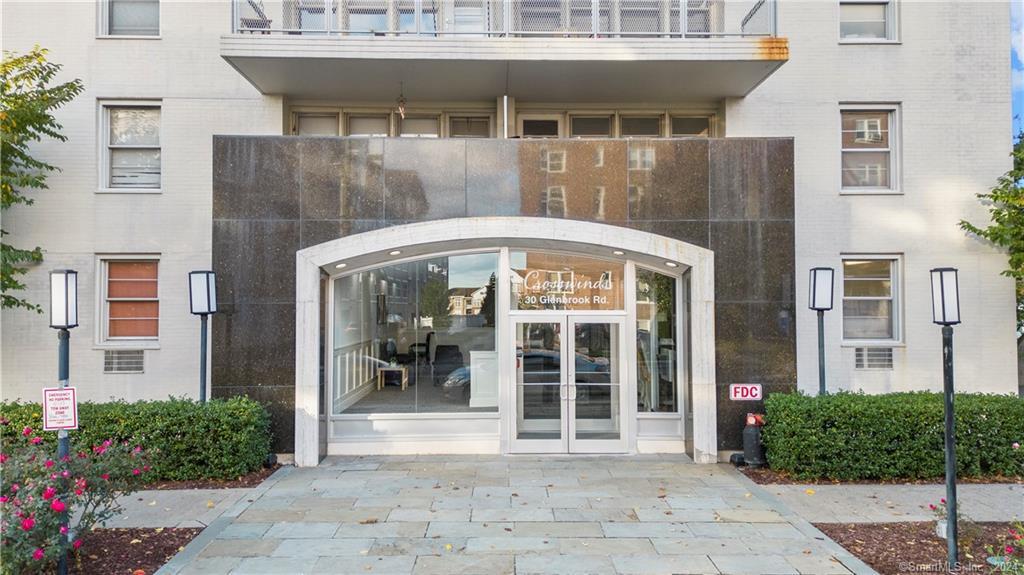30 Glenbrook Road, Unit 9E — exterior photo