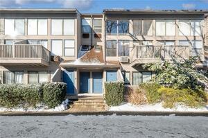 1465 Putnam Avenue, Unit 426