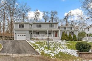 11 Brookside Court