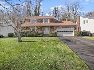 40 Coachlamp Lane