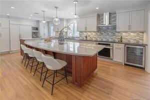 10 Indian Point Lane