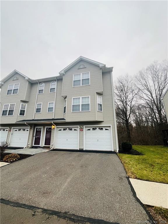 11 Sarahs Place 11, Wallingford, Connecticut Condo for sale