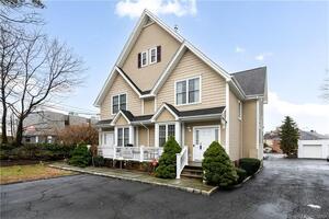 39 Oak Street, Unit 2