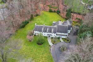 24 Saddle Ridge Road
