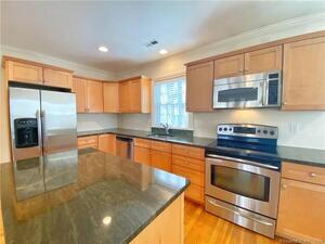 5 Elmcrest Terrace, Unit 10