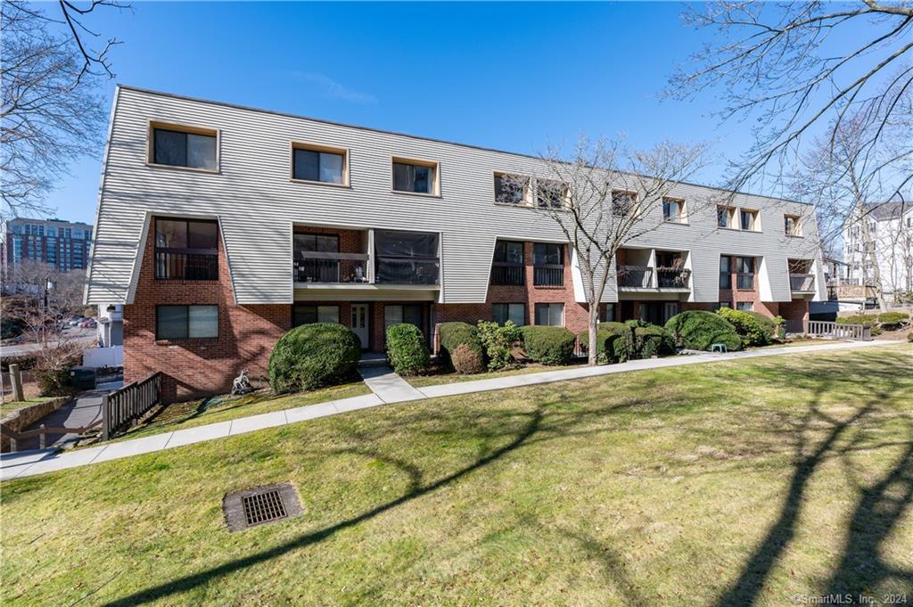 1 Valley Road, Unit 206 — exterior photo