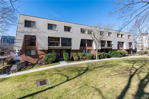 1 Valley Road, Unit 206
