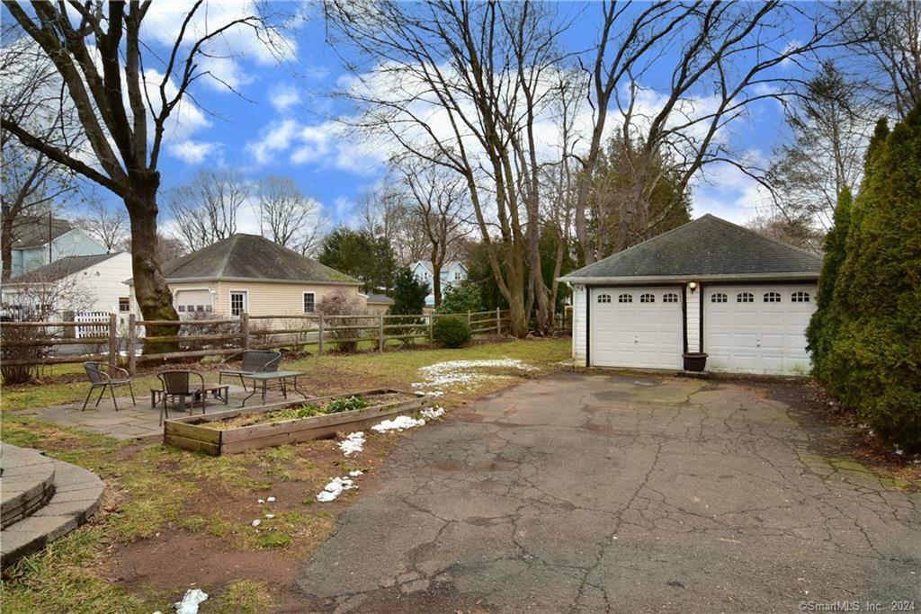 27 Lawton Avenue, Newington, CT 06111 - Thumbnail 3
