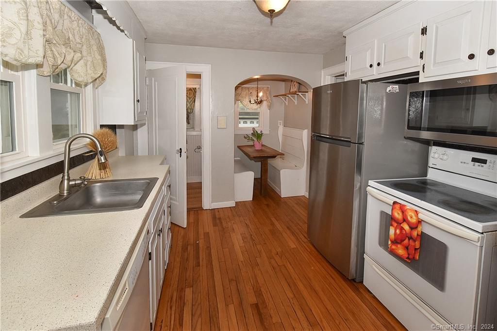 27 Lawton Avenue, Newington, CT 06111 - Thumbnail 12