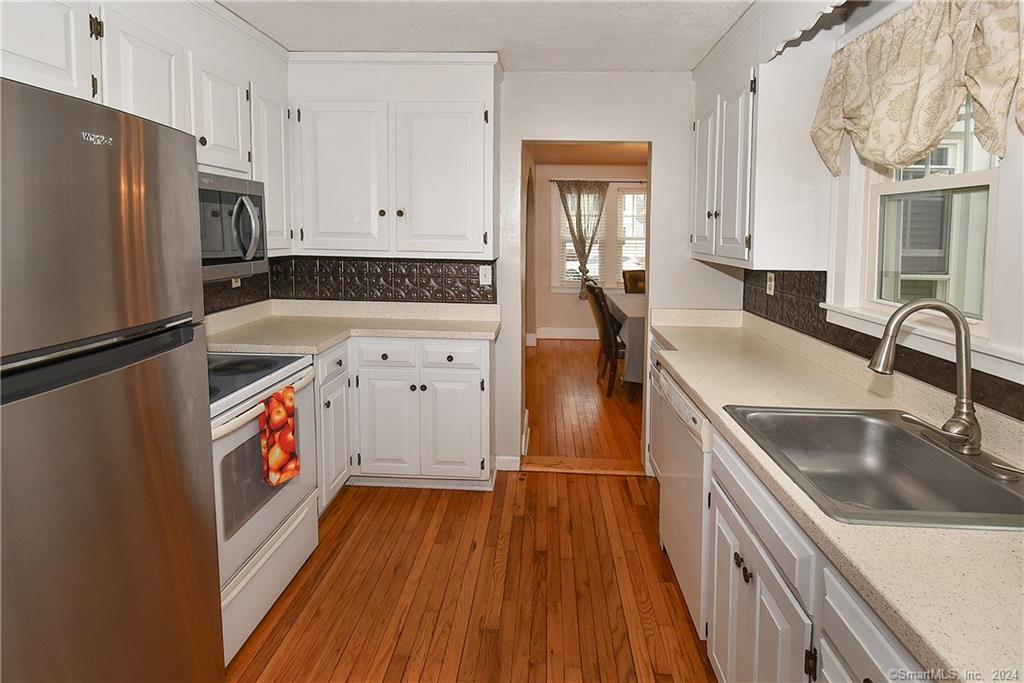 27 Lawton Avenue, Newington, CT 06111 - Thumbnail 13