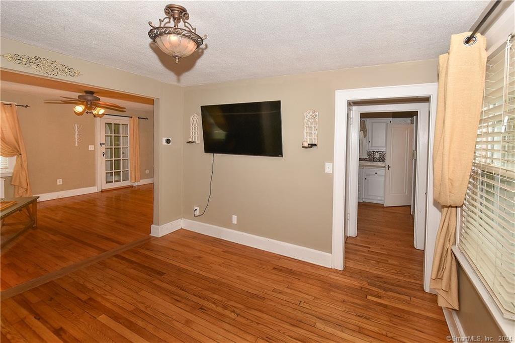 27 Lawton Avenue, Newington, CT 06111 - Thumbnail 16