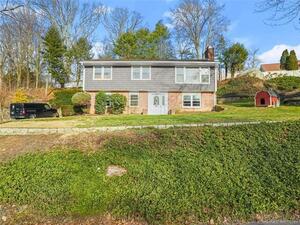 14 Lakewood Drive