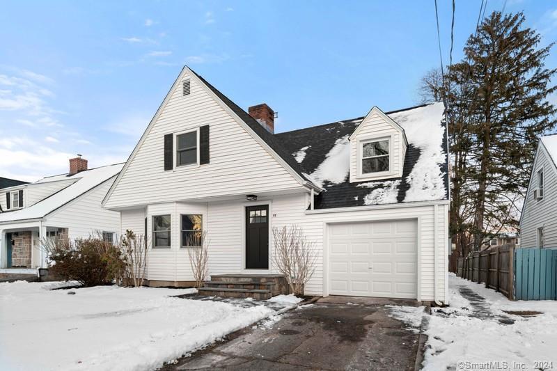 55 Elm Tree Place — exterior photo
