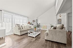 8 Outpost Lane, Unit 8
