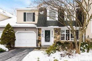 54 Lakeview Avenue, Unit 17