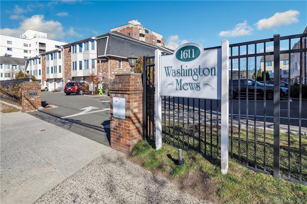 1611 Washington Boulevard, Unit 17 — exterior photo