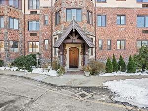 47 Lafayette Place, Unit 2A