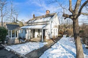 37 Saint Marys Lane
