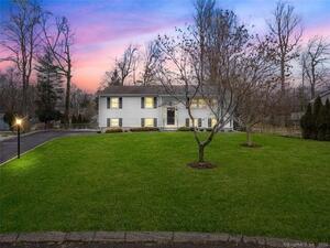 11 Bonnybrook Trail