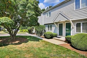 32 Fairview Avenue, Unit 7