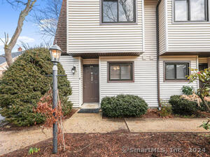 329 Strawberry Hill Avenue, Unit 4