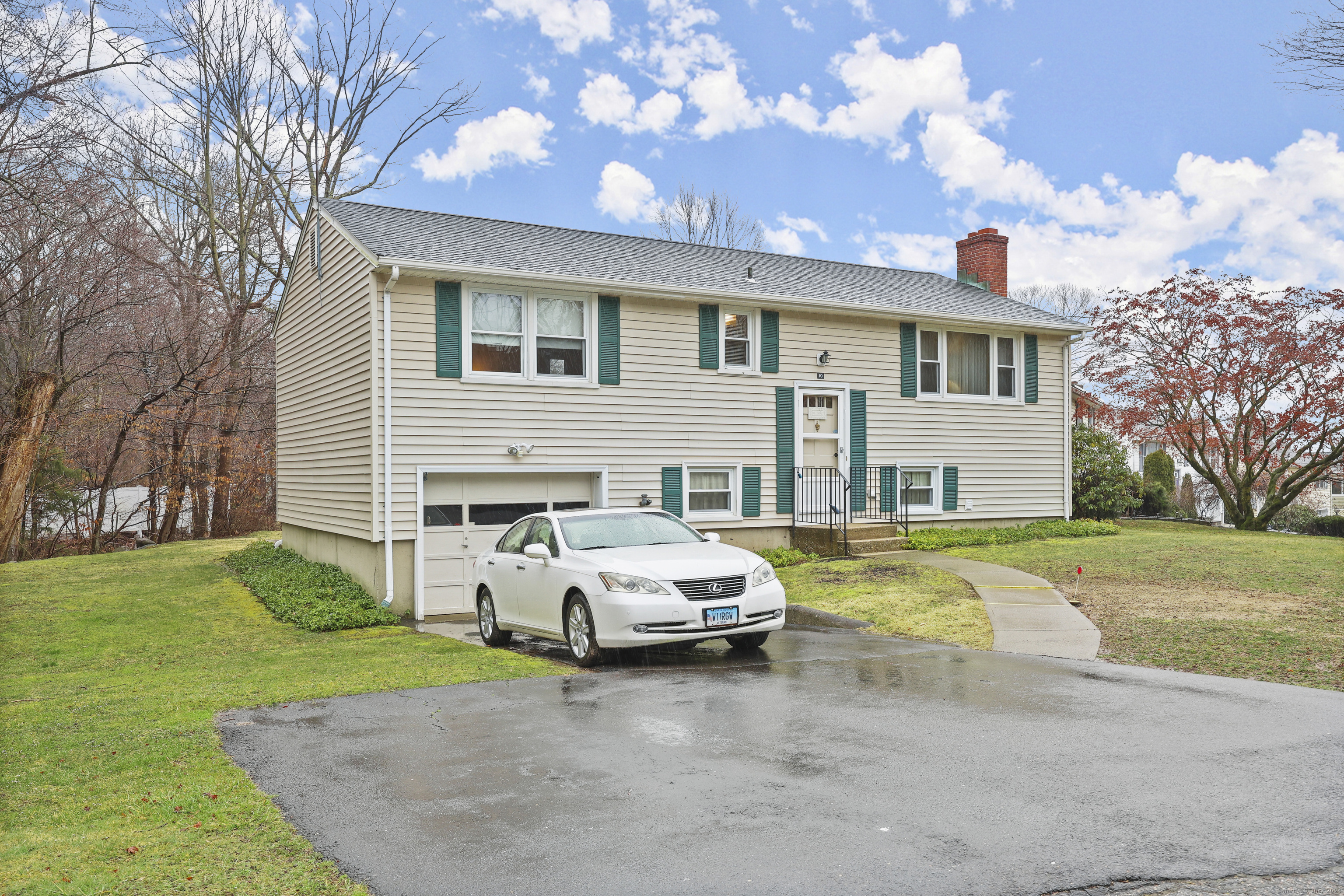 10 Silent Grove Court — exterior photo