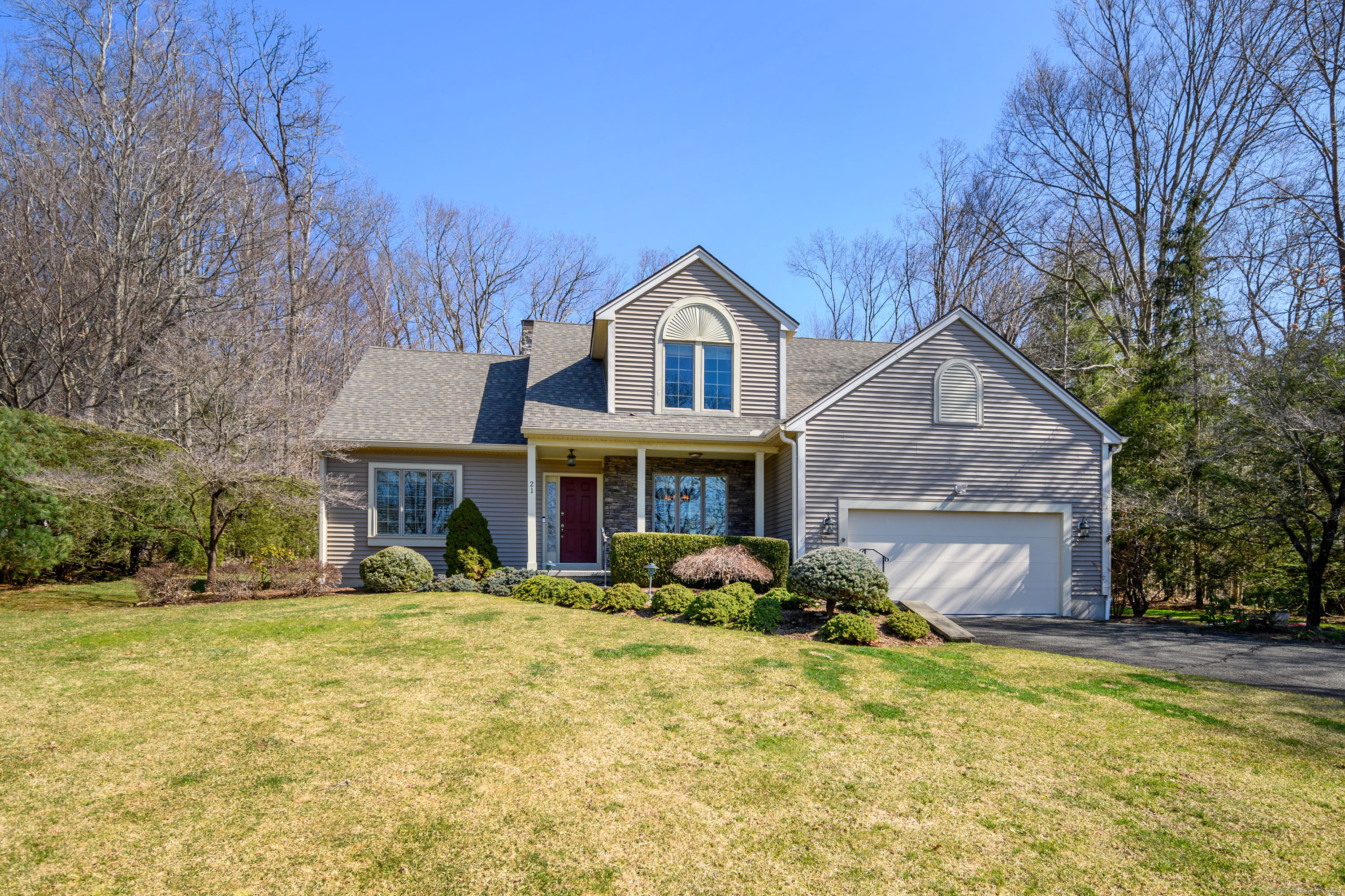 21 Indian Trail, Brookfield, CT 06804
